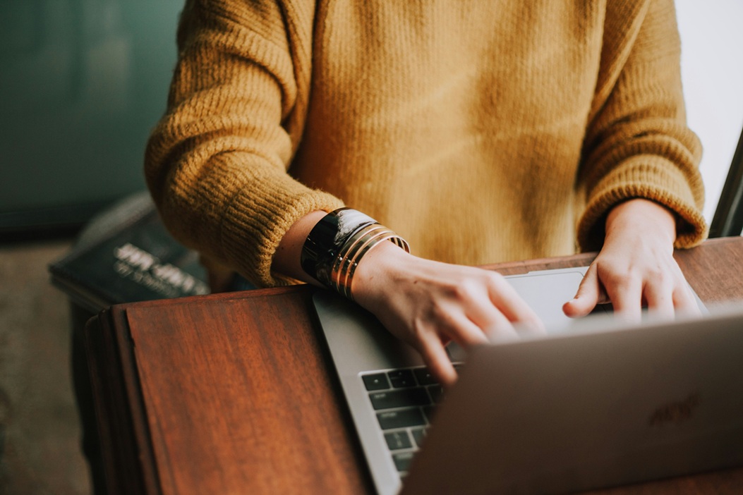 How to become a pro web designer in 2022 and get remot job?