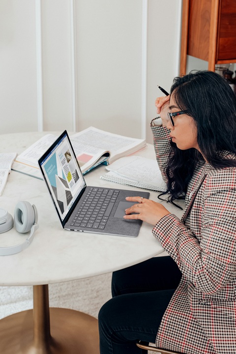 How to become a pro web designer in 2022 and get remot job?